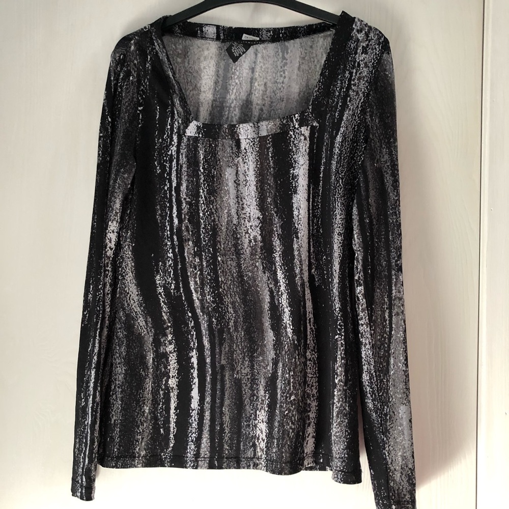 Long sleeve square neckline top